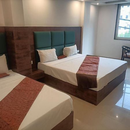 Family Hotel Tark Near Igi Airport Delhi Нью-Делі Екстер'єр фото