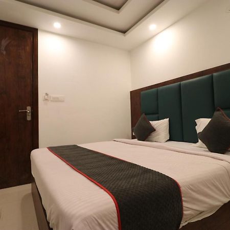 Family Hotel Tark Near Igi Airport Delhi Нью-Делі Екстер'єр фото
