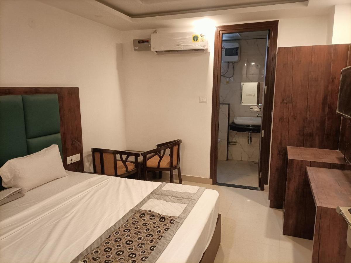 Family Hotel Tark Near Igi Airport Delhi Нью-Делі Екстер'єр фото