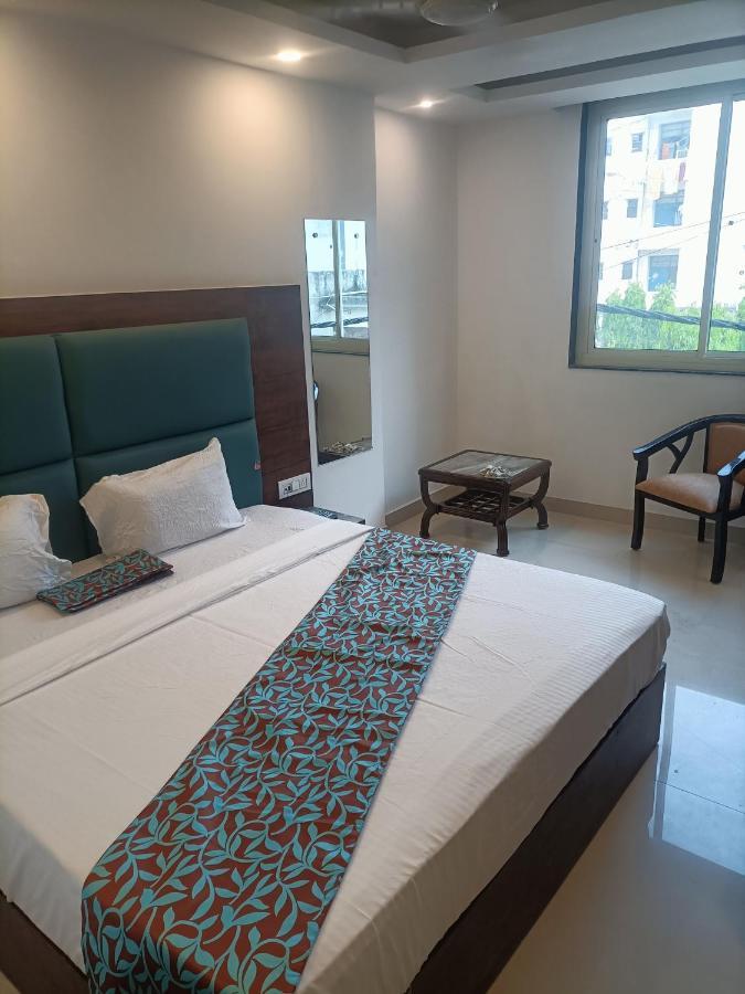 Family Hotel Tark Near Igi Airport Delhi Нью-Делі Екстер'єр фото