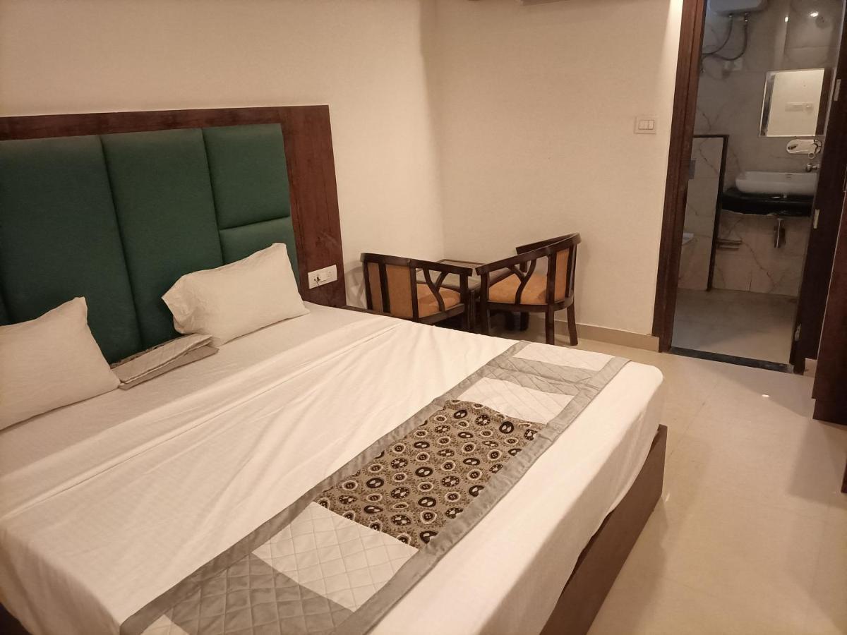 Family Hotel Tark Near Igi Airport Delhi Нью-Делі Екстер'єр фото