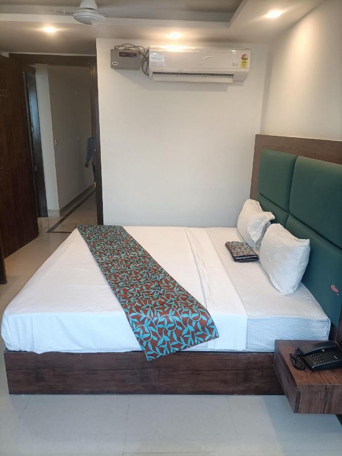 Family Hotel Tark Near Igi Airport Delhi Нью-Делі Екстер'єр фото