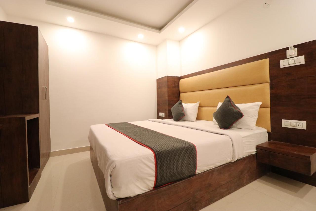 Family Hotel Tark Near Igi Airport Delhi Нью-Делі Екстер'єр фото
