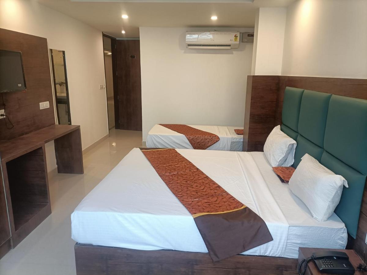 Family Hotel Tark Near Igi Airport Delhi Нью-Делі Екстер'єр фото